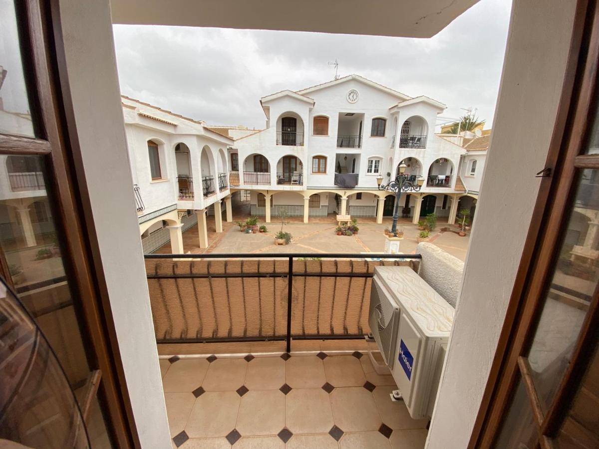 La Zenia Beach 2-bedroom 1-bath renovated vacation rental Orihuela Buitenkant foto